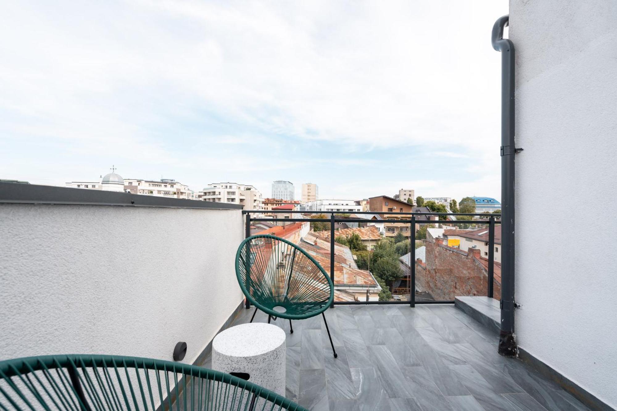 Sunflower - Chic Loft In Tineretului Bucharest Luaran gambar