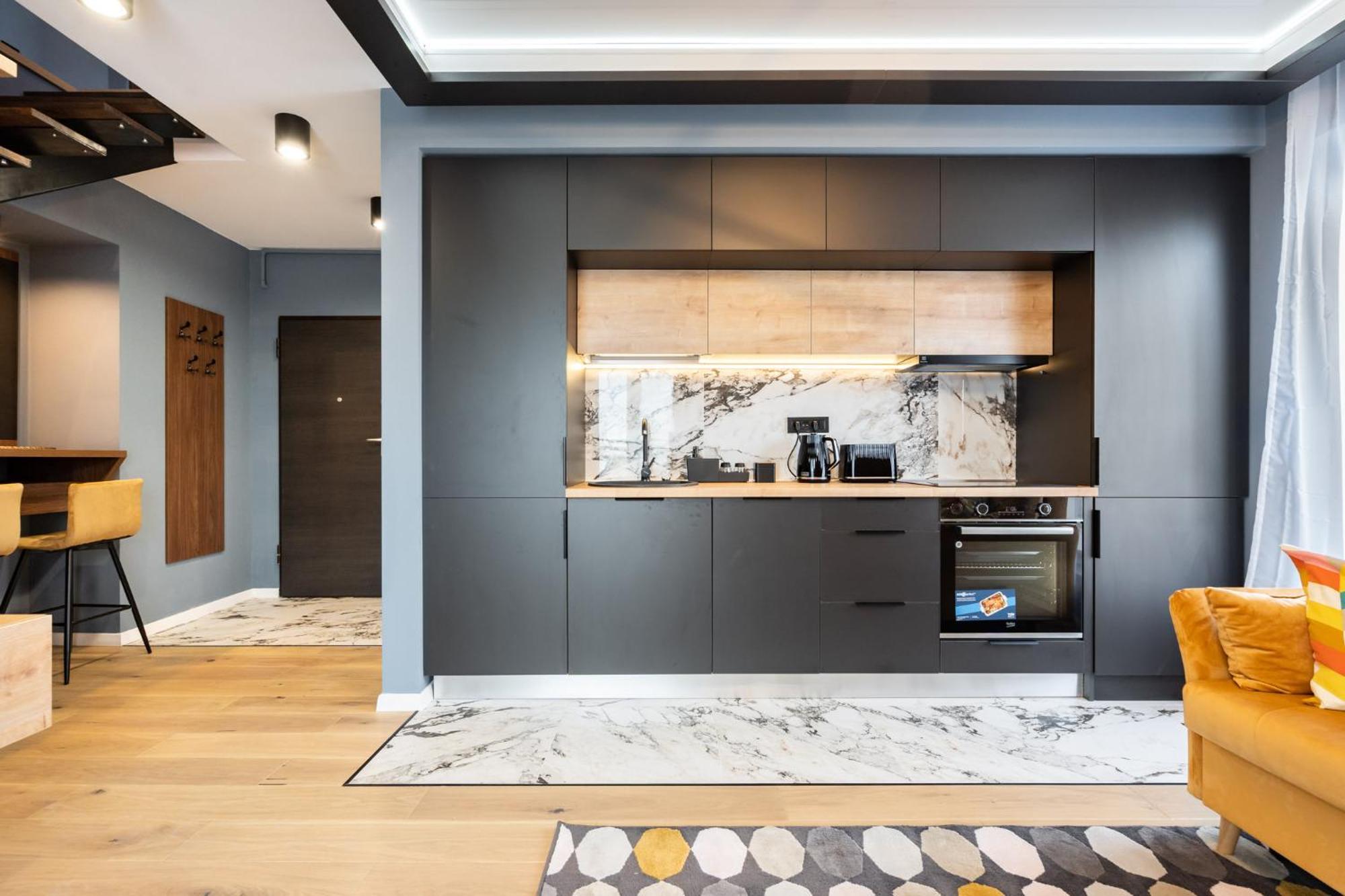 Sunflower - Chic Loft In Tineretului Bucharest Luaran gambar